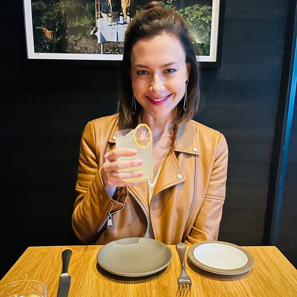 Meet the Posher Other - Meet your Posher, Lainie